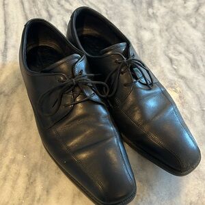 Men’s black dress shoes in used condition